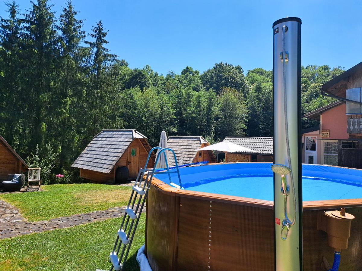 Hotel Glamping Naselje Zeleni Turizem Makole Exterior foto